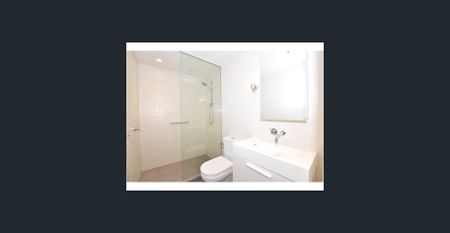 Exceptional two bedroom apartment on the 7th floor! - Photo 4
