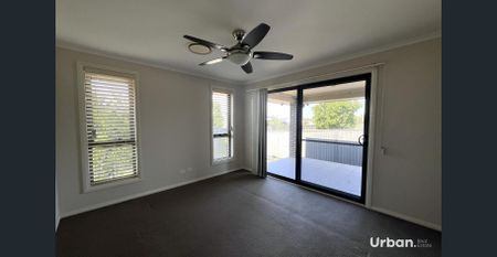 Spacious Modern Family Home with Multiple Living Areas - Photo 2