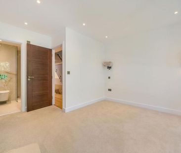 4 bedroom terraced house to rent - Photo 4