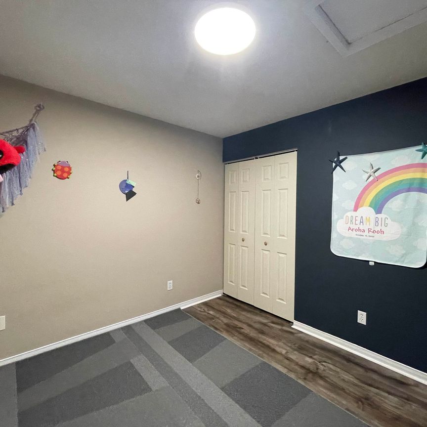 For Lease - 231 Inglis Court, North Dumfries, Ontario - Photo 1