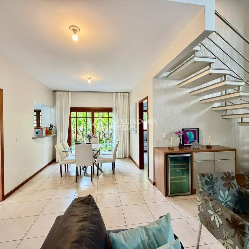 Casa com 4 quartos e 250m² para alugar em Rio Tavares, Florianópolis. - Photo 1