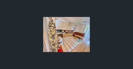 Modern Townhouse, Great Complex, Fabulous location & New Timber flooring!！ - Photo 2