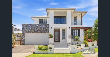 Luxurious 5-Bedroom Family Home in The Gables- Lawns Included!! - Photo 4