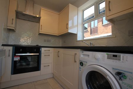 Radcliffe Road, West Bridgford NG2 - Photo 2