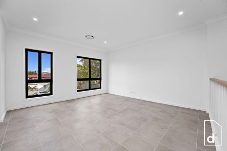 Modern Family Living In One Of Bulli's Best Locations - As New - Photo 3