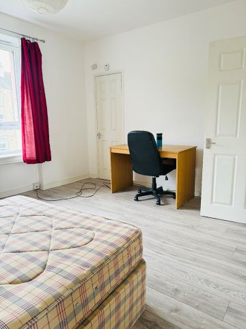 Room in a Shared Flat, Craigpark Dr, G31 - Photo 4