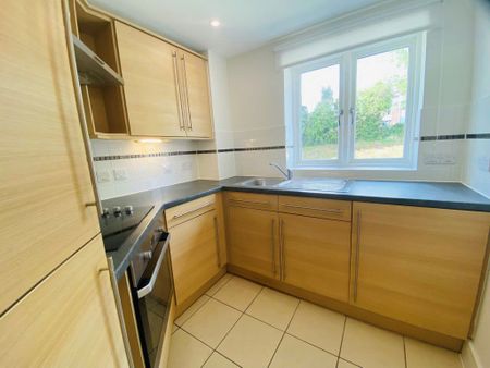 15, Morgan Court, Petworth, - Photo 4