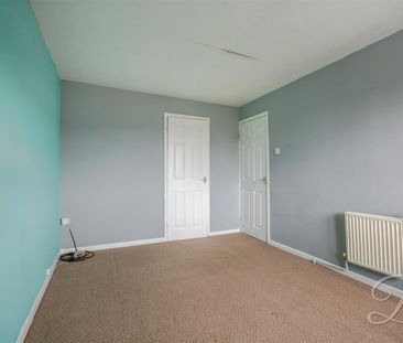 3 bedroom - Photo 3