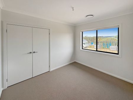 BRAND NEW 4 BEDROOM DUPLEX - Photo 2