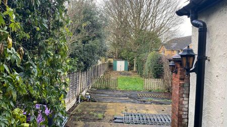 2 bedroom semi-detached house to rent - Photo 3