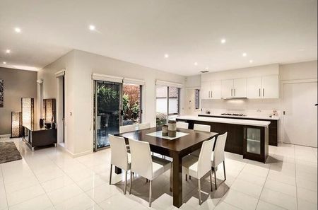 Spacious and Modern 3-Bedroom Home in Bundoora - Photo 2