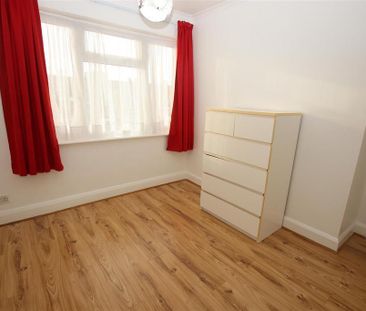 3 bedroom end of terrace house to rent - Photo 6