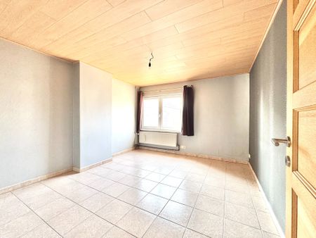 HALFOPEN WONING MET 3 KAMERS EN TERRAS - Foto 4