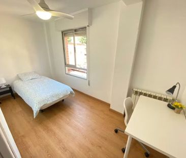 Calle Pedroches, Madrid, Community of Madrid 28053 - Photo 2