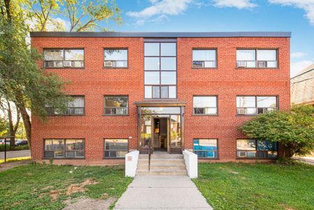 2495 Lake Shore Boulevard, West - Photo 3