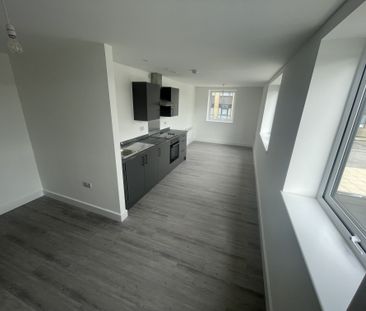 Bingley Road, Bradford - Photo 2