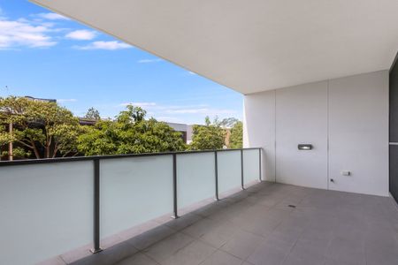 Spacious Two Bedroom + Study - Photo 4