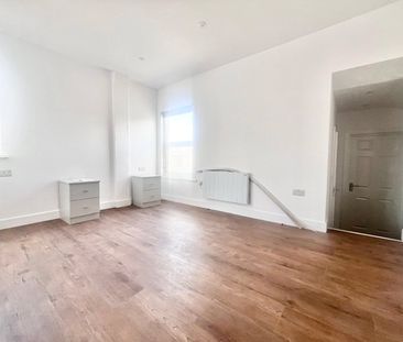 Hanworth Road, Hounslow, TW3 3TU - Photo 5