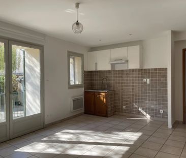 Location Appartement 2 pièces 33m² PERNES LES FONTAINES 84210 - Photo 5