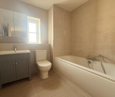 3 bedroom semi-detached house to rent - Photo 6