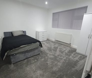 Room in a Shared House, Alum Rock Road, B8 - Photo 5