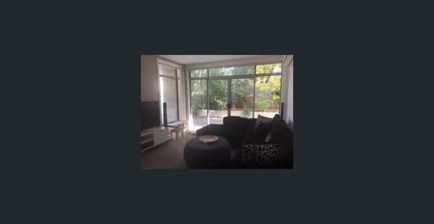 SUBSTANTIAL GROUND FLOOR APT WITH FABULOUS ENTERTAINING COURTYARD & PRIVATE ENTRANCE - Photo 1