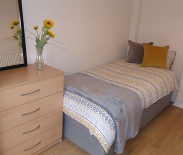 Lovely cosy single room in professional house share - Photo 5