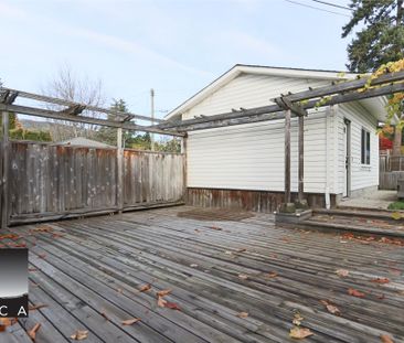 1932 Jones Avenue, North Vancouver (UNFURNISHED) - Photo 5