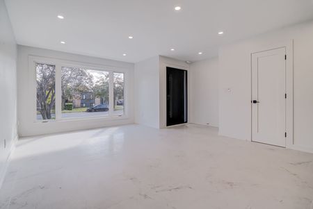 For Lease - 152 Clarence Street Unit# Main, Brampton, Ontario - Photo 2