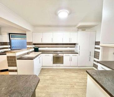 Newlands Close, Brentwood, CM13 - Photo 2