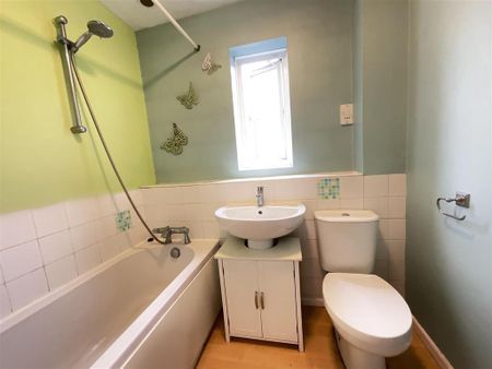 1 bedroom end of terrace house to rent - Photo 2