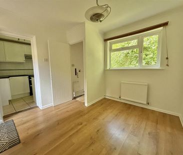 3 bedroom detached house to rent - Photo 3