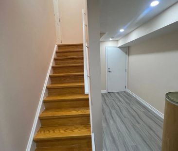Detached Home For Lease | N9231725 - Photo 2