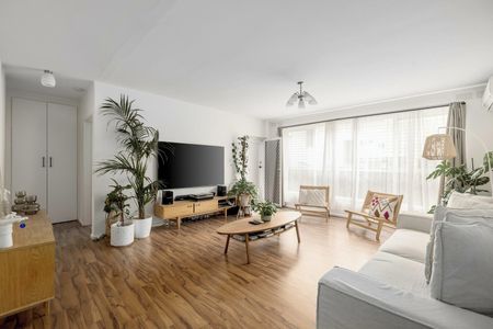 TWO BEDROOM BEAUTY IN SOUGHT AFTER LOCATION - Photo 3