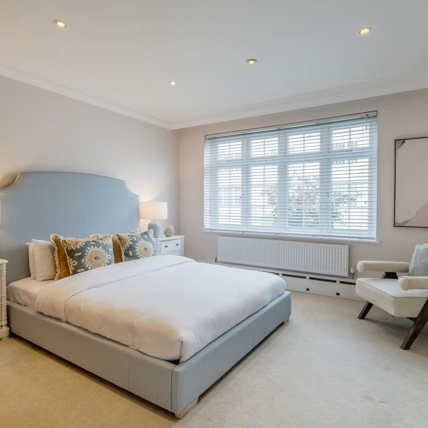 Elm Tree Close, St John's Wood, London, NW8 9JS - Photo 1