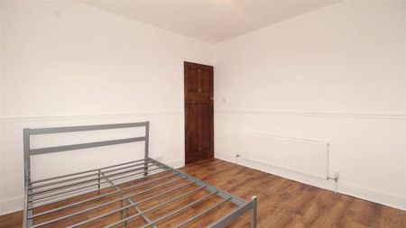 Carterhatch Road, Enfield, EN3 - Photo 5