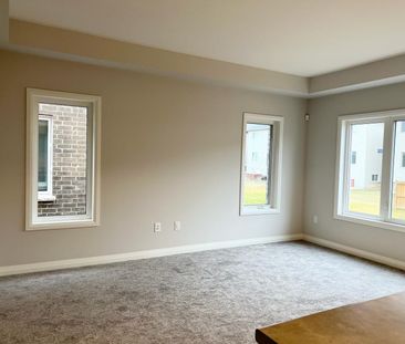 For Lease - 121 ALICIA Crescent, Thorold, Ontario - Photo 6