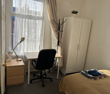 Room in a Shared House, Carmelite Road, CV1 - Photo 2