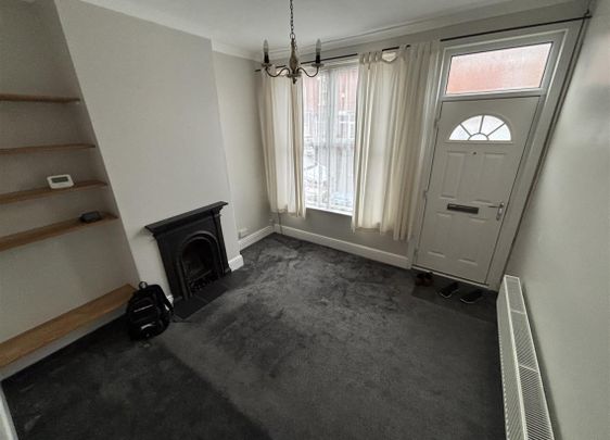 Sovereign Road, Earlsdon, Coventry - Photo 1