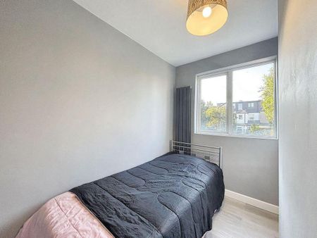 3 bedroom semi-detached house to rent - Photo 3