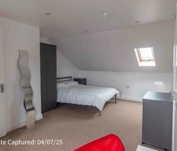 32, Barbican Road - Photo 4