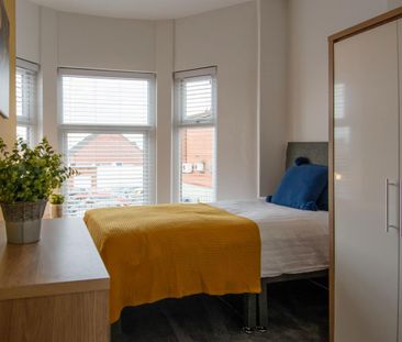 Room 6, West Street, Crewe, CW1 - Photo 6