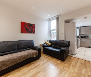 5 bed maisonette to rent in Warwick Street, Heaton, NE6 - Photo 2