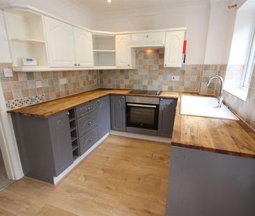 2 bed Terraced House for let - Photo 4