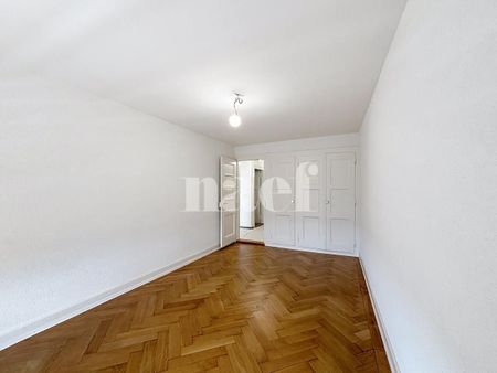 Appartement entièrement rénové avec cachet - Photo 2