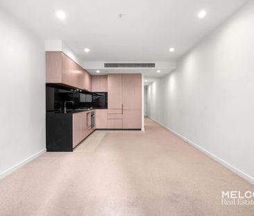 ARCHITECTURAL ICON - UNFURNISHED TWO BEDROOMS - Photo 2