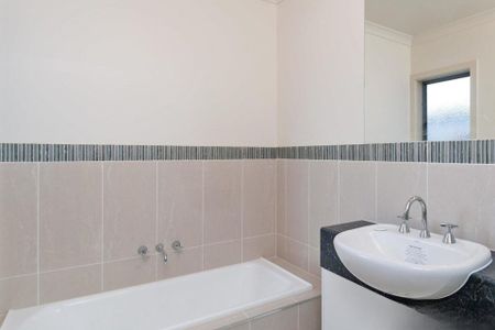 9A Aintree Street, Mooroolbark - Photo 5