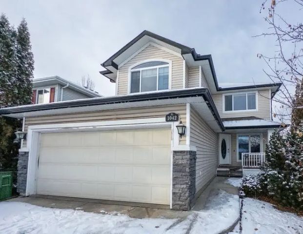 5 bedrooms + Den House with finished basement & AC & Heated Garage in Rutherford | 1042 Rutherford Place Southwest, Edmonton - Photo 1