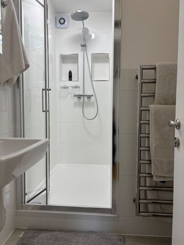 Studio Flat, Earls Court Road, W8 - Photo 3