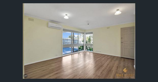 Cozy 3 Bedrooms Living! - Photo 1